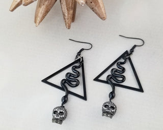 Black Triangle Snake Earrings with Skull Charm – Gothic Grunge Jewelry