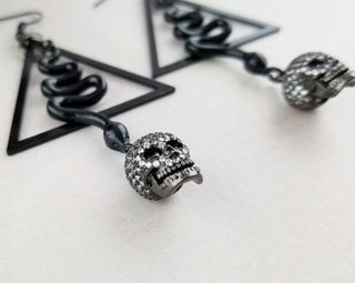 Black Triangle Snake Earrings with Skull Charm – Gothic Grunge Jewelry