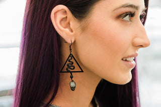 Black Triangle Snake Earrings with Skull Charm – Gothic Grunge Jewelry